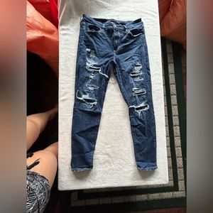 American eagle ripped skinny jeans